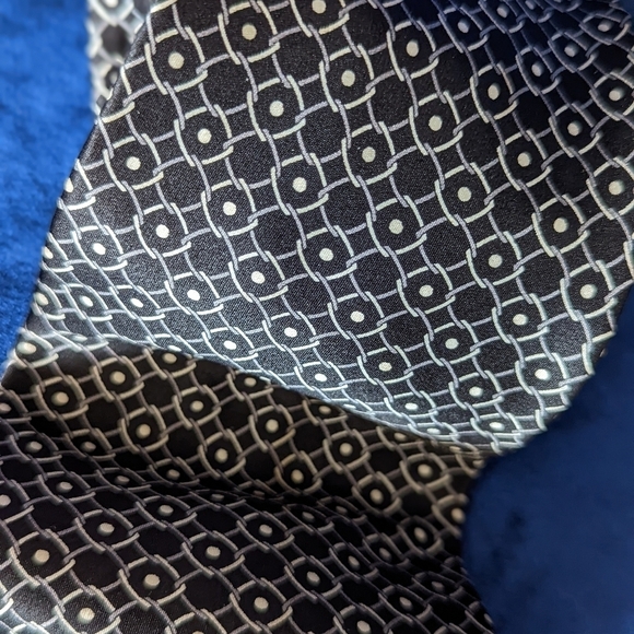 Zylos George Machado 100% Imported Silk Necktie Black and Cream - Picture 4 of 8